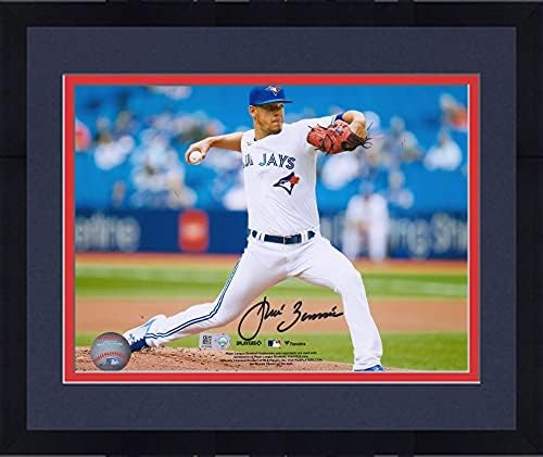 Keretes Jose Berrios Toronto Blue Jays Dedikált 8 x 10 Pitching Fénykép - Dedikált MLB Fotók